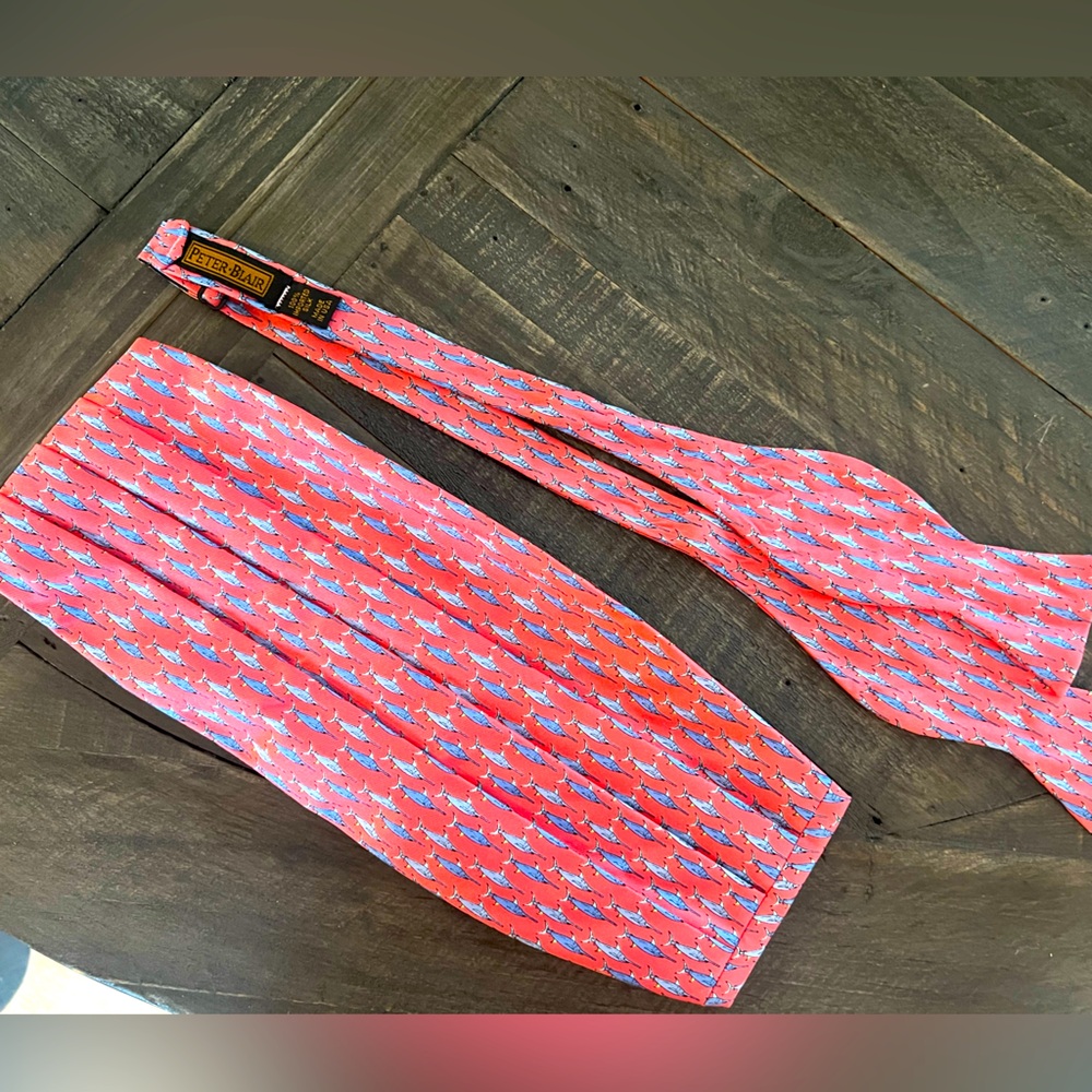 Peter Blair Shark cummerbund set